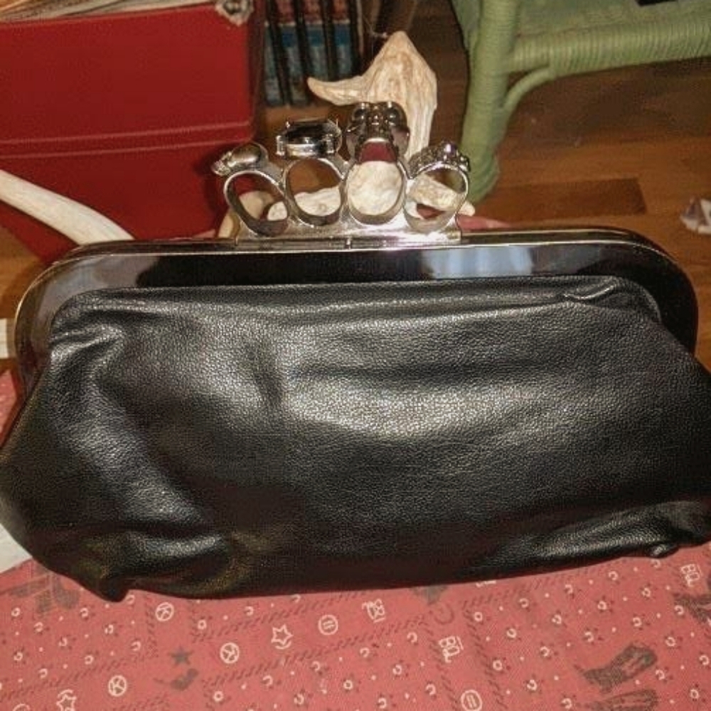 "Bella Lugosi's Dead". A Goth's Dream Bag!